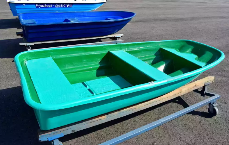 Стеклопластиковая лодка Старт (тримаран) в Невинномысске