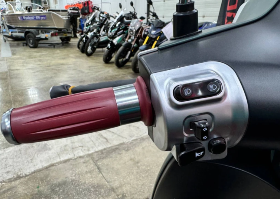 Скутер PROMAX Miami 240 (49) в Невинномысске