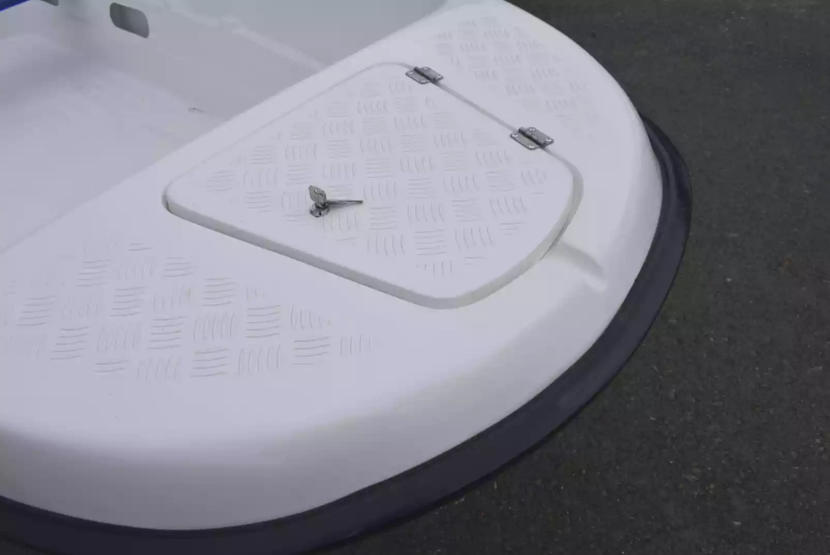 Стеклопластиковая лодка Пингвин New (тримаран) в Невинномысске