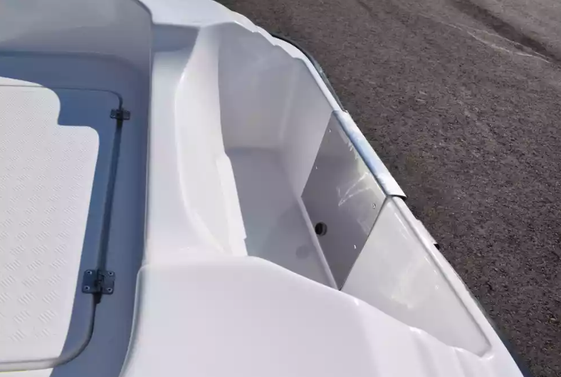 Стеклопластиковая лодка Пингвин (тримаран) в Невинномысске