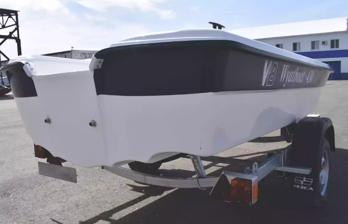 Стеклопластиковая лодка Wyatboat 430 тримаран в Невинномысске