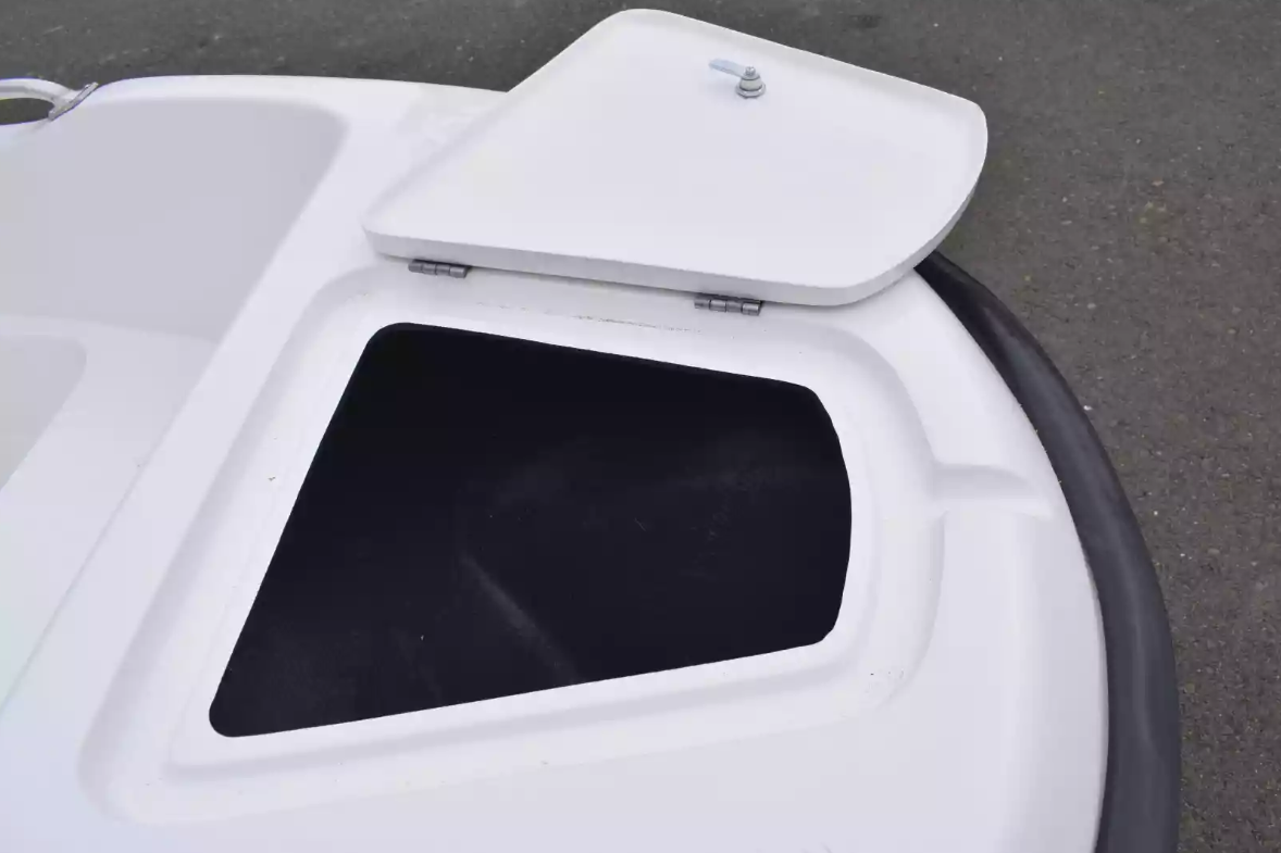 Стеклопластиковая лодка Пингвин New (тримаран) в Невинномысске