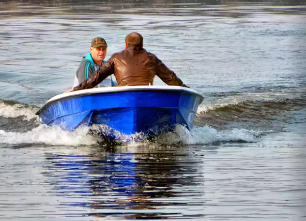 Стеклопластиковая лодка Wyatboat 430 тримаран в Невинномысске