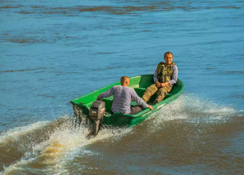 Стеклопластиковая лодка Neman-340 (тримаран) в Невинномысске