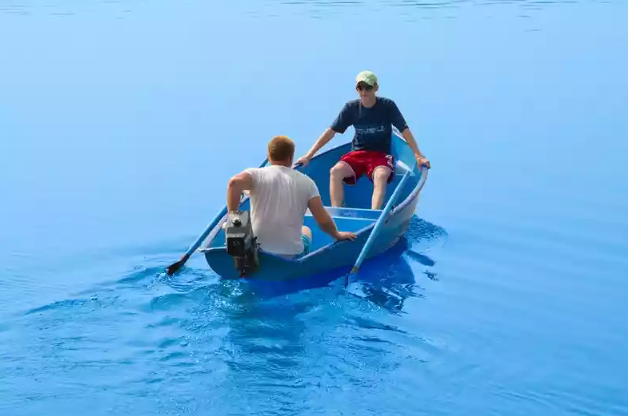 Стеклопластиковая лодка Омуль в Невинномысске