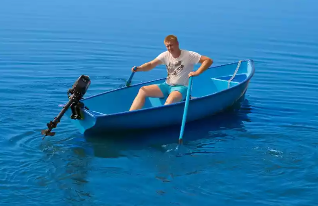 Стеклопластиковая лодка Омуль в Невинномысске