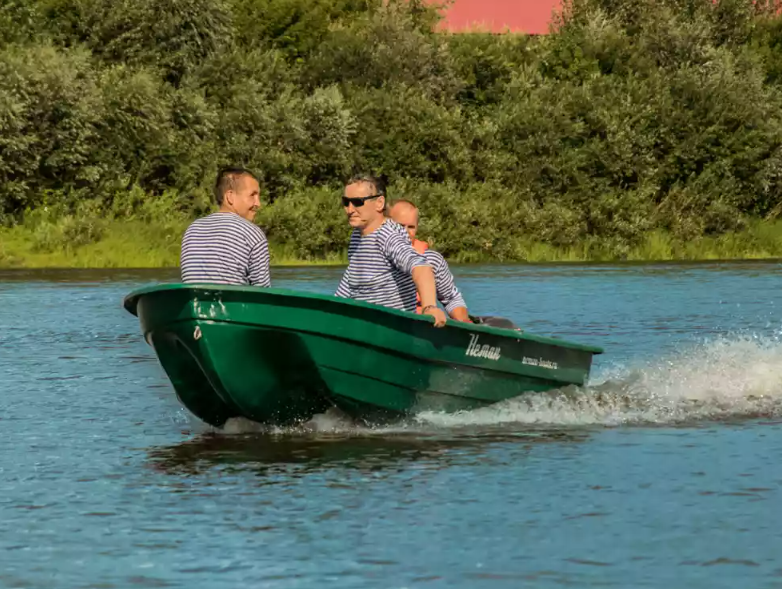Стеклопластиковая лодка Neman-340 (тримаран) в Невинномысске
