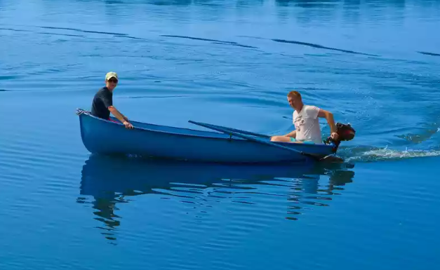 Стеклопластиковая лодка Омуль в Невинномысске