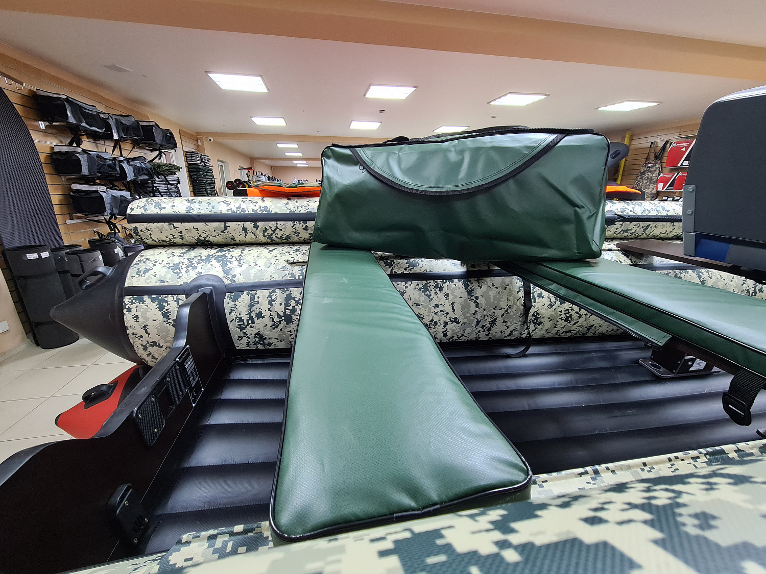 КОМПЛЕКТ МЯГКИХ НАКЛАДОК С СУМКОЙ ДЛЯ ЛОДОК 80Х20 ЗЕЛЕНЫЙ в Невинномысске